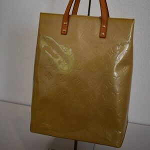 Louis Vuitton Monogram Vernis Reade MM Gold